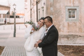Poročni fotograf Ljubljana – romantični prizori, mehka svetloba in pristni trenutki para.
